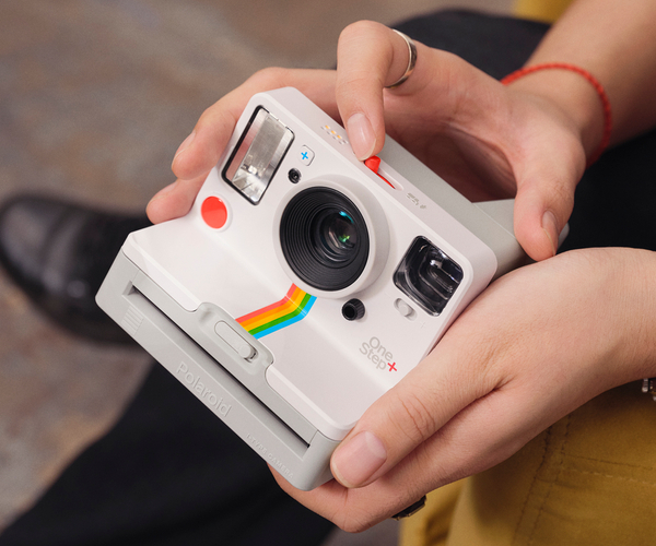 מצלמה מיידית Polaroid OneStep+